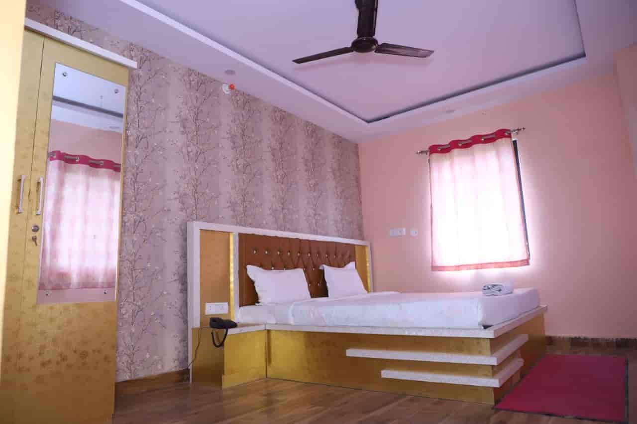 Hotel Myra International Deluxe Room